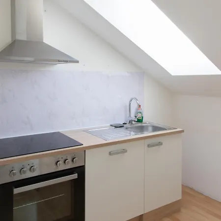 Schoene Mit Parkplatz Im Zentrum Von Apartment *