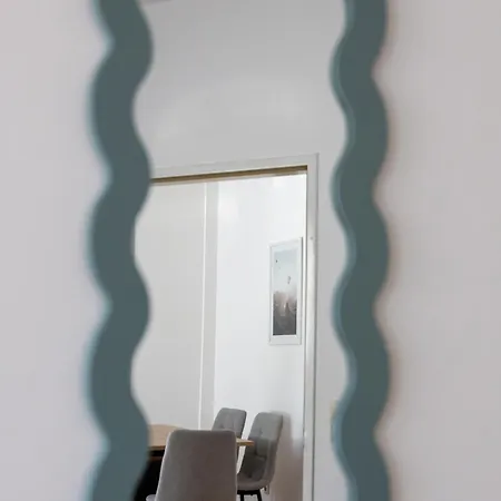 Schoene Mit Parkplatz Im Zentrum Von Linz