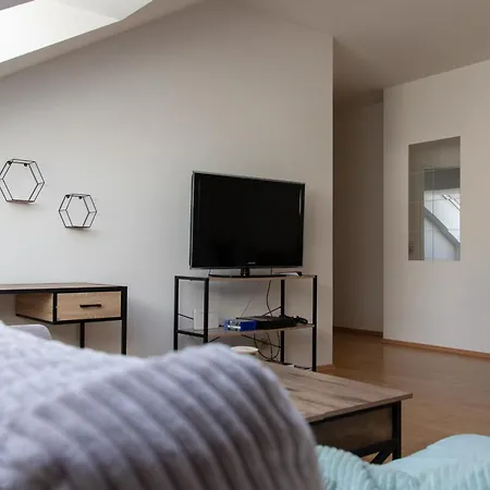 Schoene Mit Parkplatz Im Zentrum Von Apartment