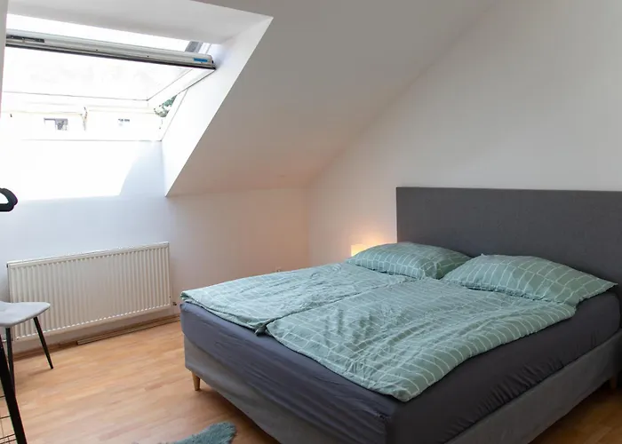 Schoene Mit Parkplatz Im Zentrum Von Linz