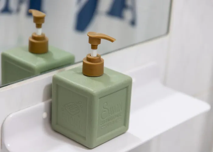 Apartment Schoene Mit Parkplatz Im Zentrum Von *