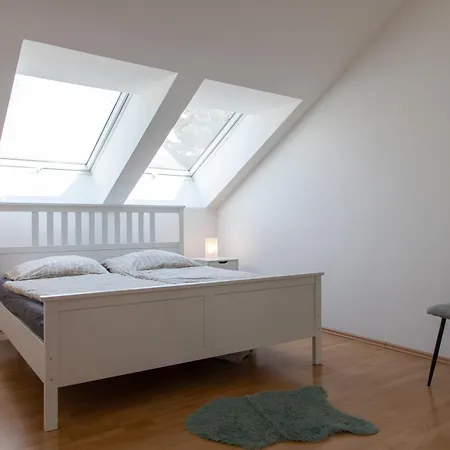 Schoene Mit Parkplatz Im Zentrum Von Apartament *