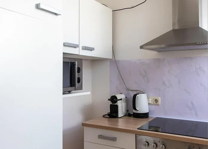 Schoene Mit Parkplatz Im Zentrum Von