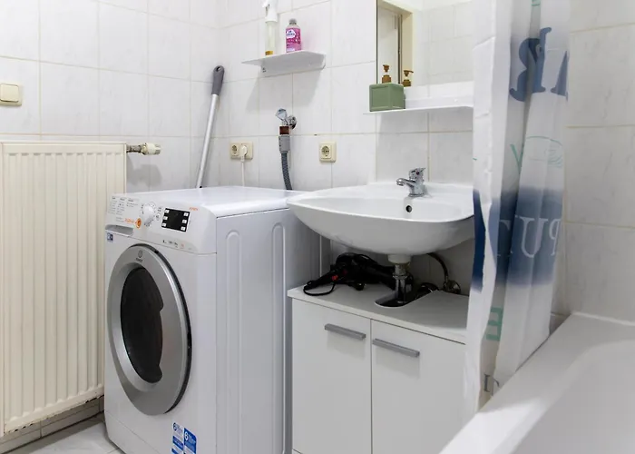 Schoene Mit Parkplatz Im Zentrum Von *